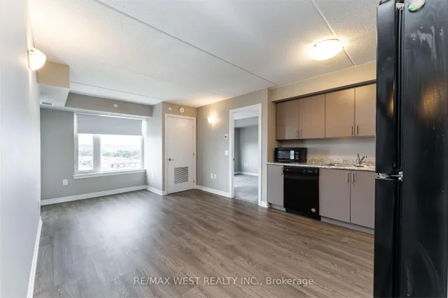 Additional image 16 of 716 Main St Unit 910