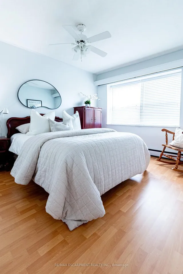 Additional image 27 of 824 Brant St Unit 8