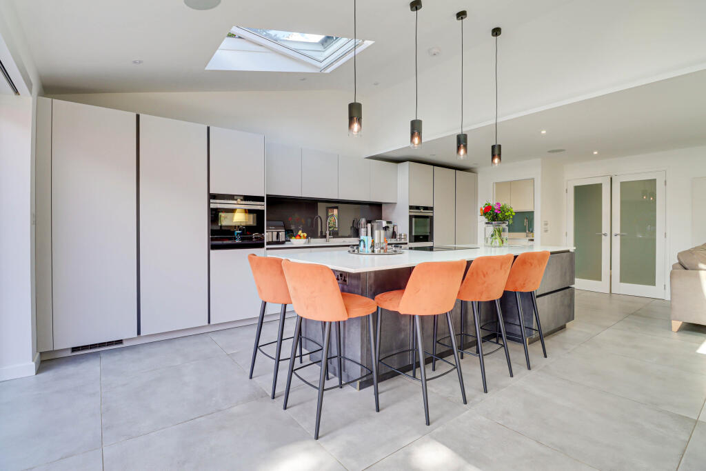 Additional image 2 of Laburnum Grove, St. Albans, Hertfordshire, AL2