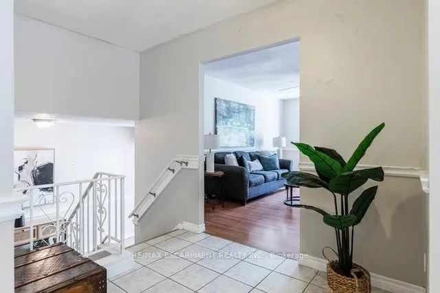 Additional image 24 of 45 Fonthill Rd