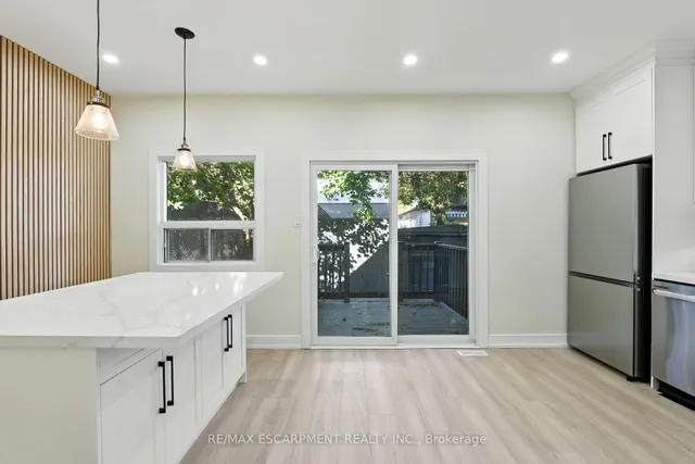 Additional image 18 of 9 ALICE St