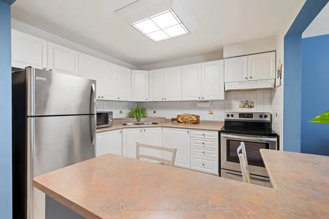 Additional image 15 of 1809 Upper Wentworth St Unit 14