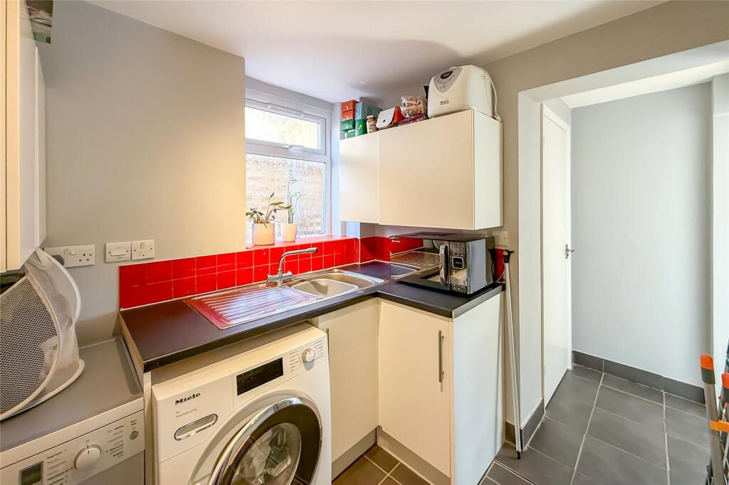 Additional image 23 of Bloomfield Road, Harpenden, Hertfordshire, AL5