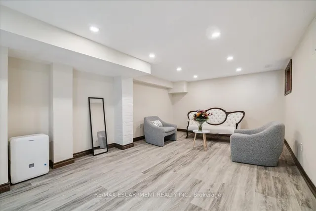 Additional image 36 of 15 Ottawa St