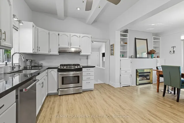 Additional image 18 of 33 Broadway Ave