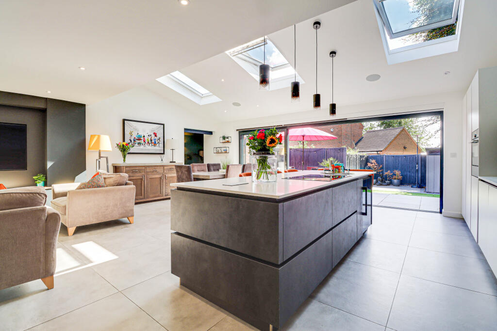 Additional image 6 of Laburnum Grove, St. Albans, Hertfordshire, AL2