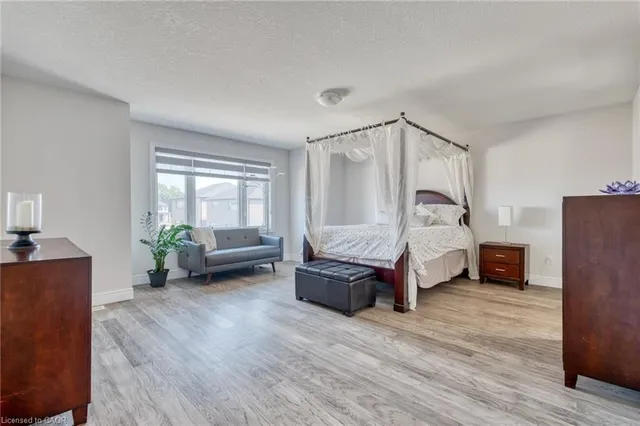 Additional image 18 of 16 Eringate Crt