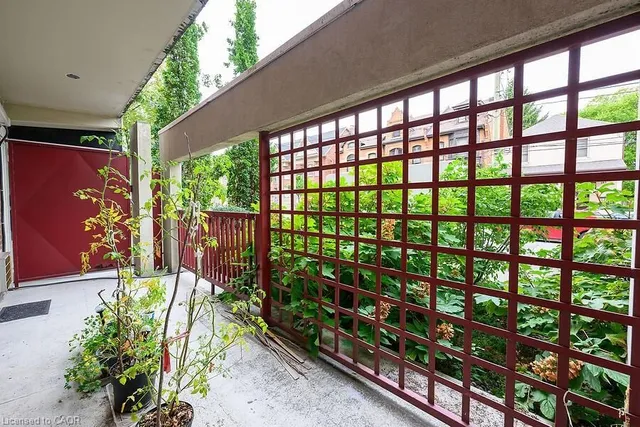 Additional image 6 of 141 Catharine St Unit 102