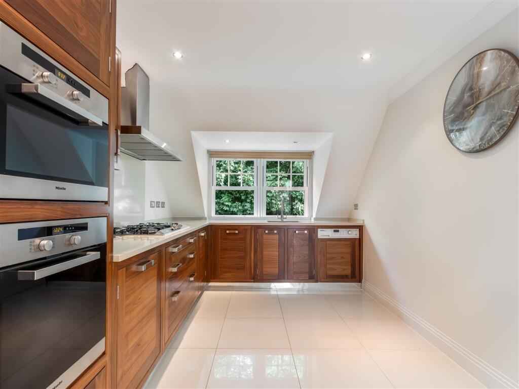 Additional image 10 of Georges Wood Road, Brookmans Park, Hatfield