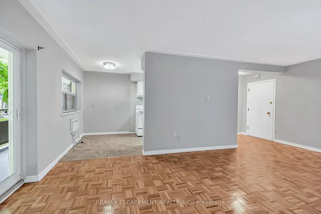 Additional image 8 of 11 Woodman Dr Unit 103