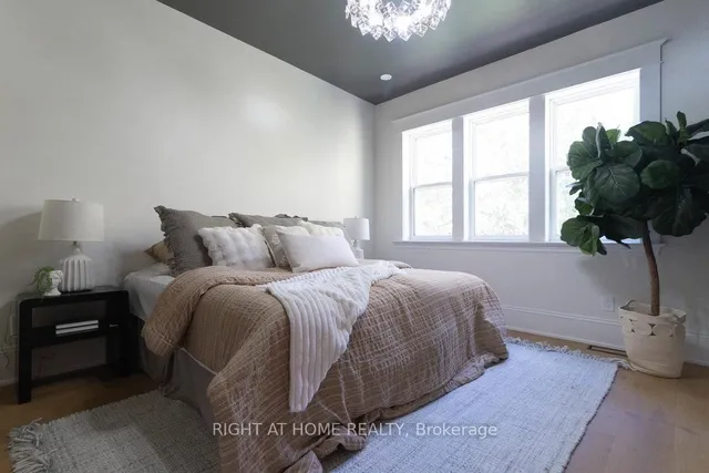 Additional image 32 of 24 Strathcona Ave