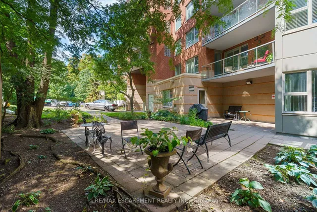 Additional image 42 of 77 Governors Rd Unit 102