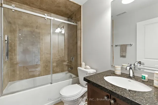 Additional image 44 of 15 Robarts Dr