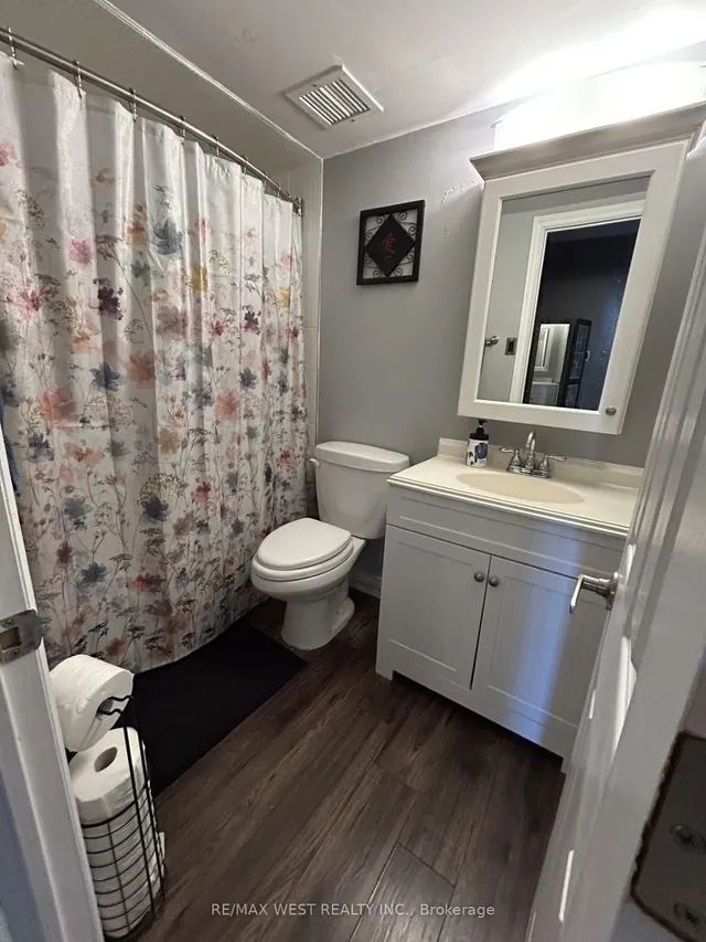 Additional image 12 of 975 Warwick Crt Unit 703