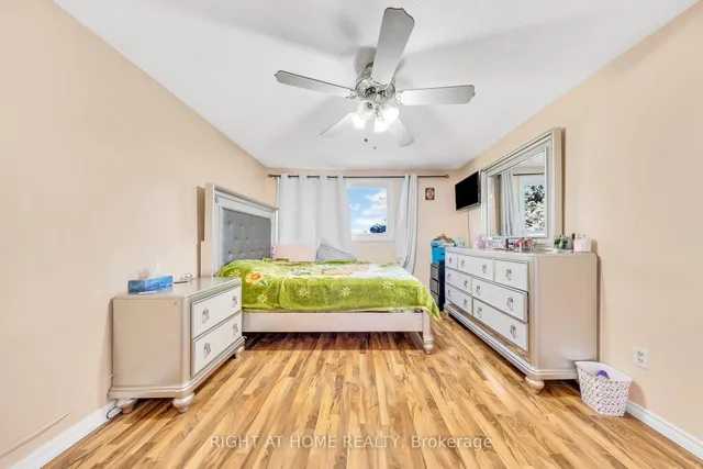 Additional image 32 of 1460 Garth St Unit 6