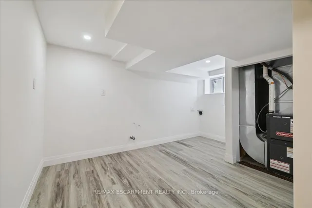 Additional image 40 of 15 Ottawa St