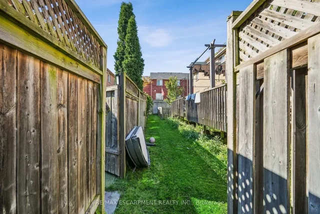 Additional image 46 of 46 Dawson Cres