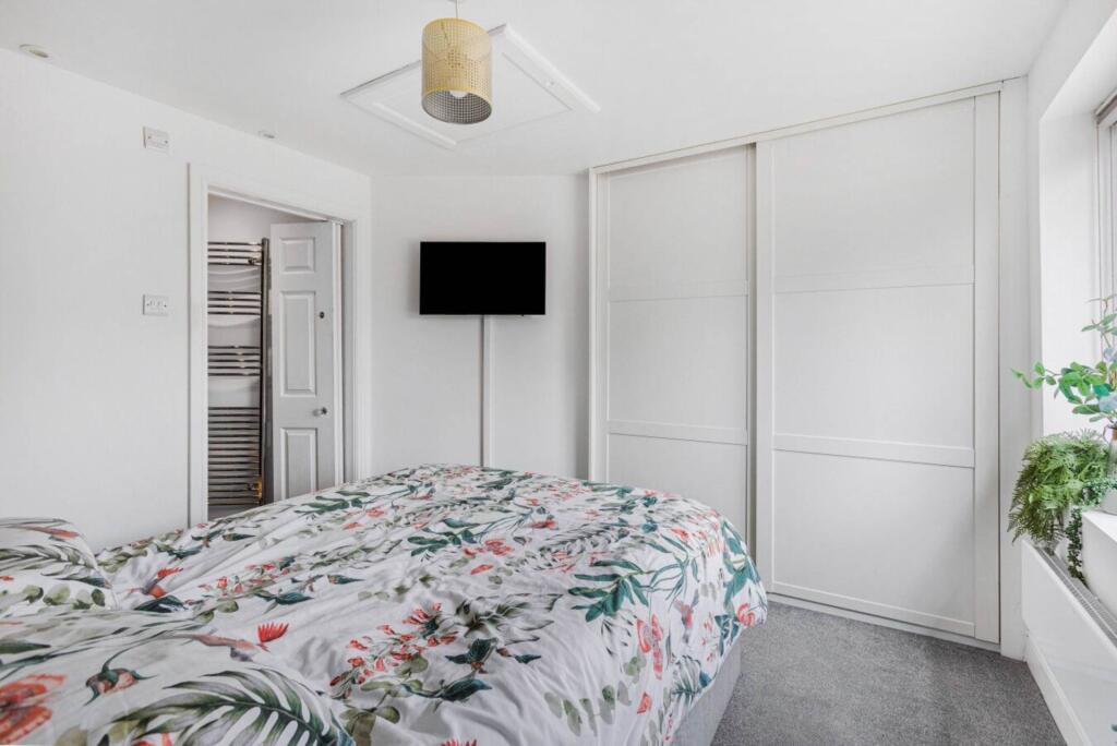 Additional image 6 of Puttocks Drive, Welham Green