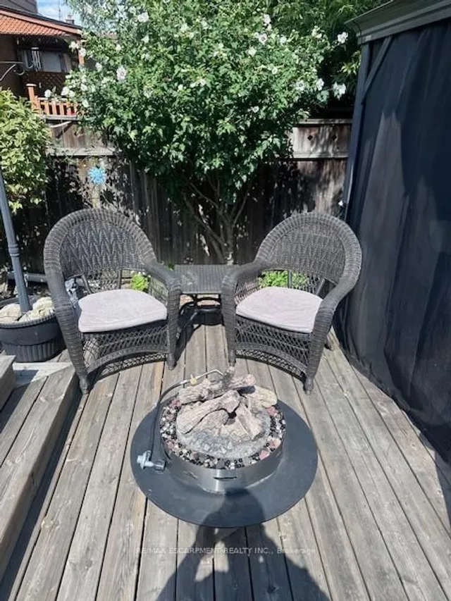 Additional image 33 of 84 Barons Ave