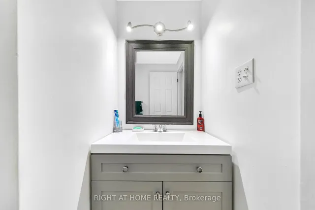 Additional image 28 of 1460 Garth St Unit 6