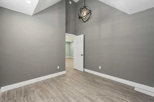 Additional image 20 of 95 Houghton Ave