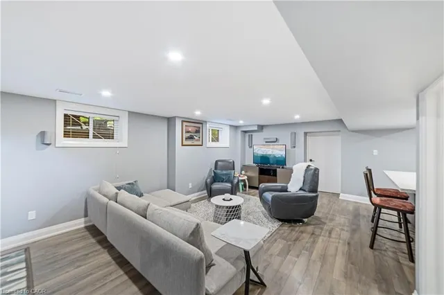 Additional image 32 of 535 Locust St