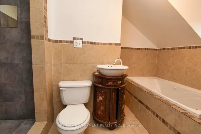 Additional image 23 of 122 Evans St