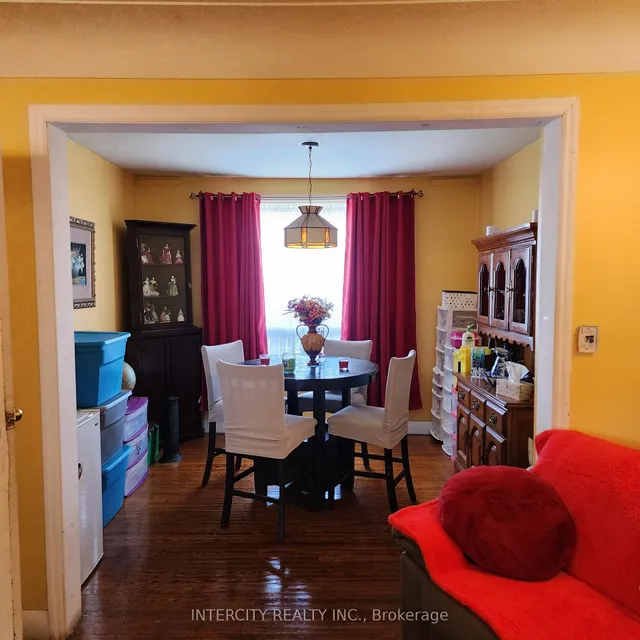 Additional image 4 of 70 Mayflower Ave