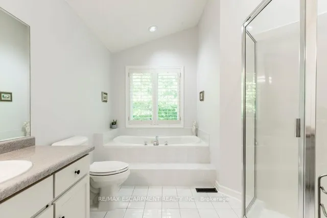 Additional image 25 of 1095 Skyview Dr Unit 2