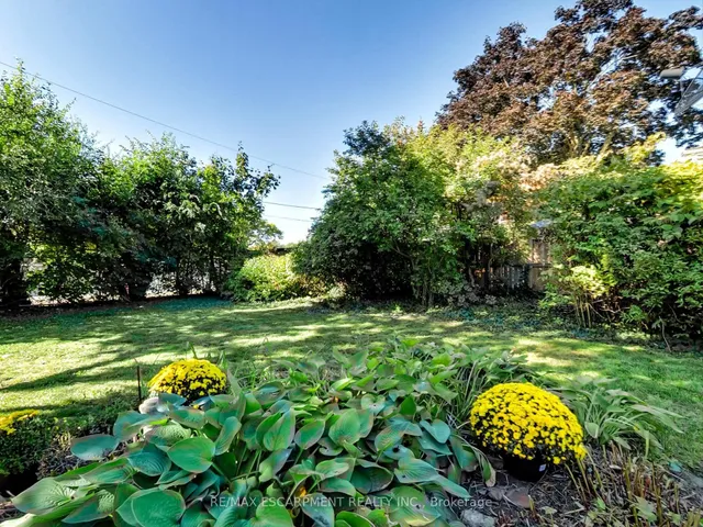 Additional image 43 of 558 Parkside Cres