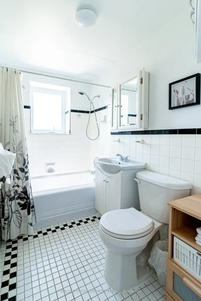 Additional image 24 of 824 Brant St Unit 8