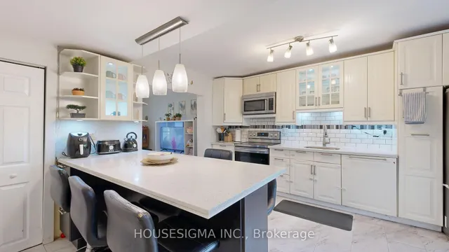 Additional image 12 of 6 Albany Ave