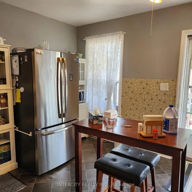 Additional image 8 of 70 Mayflower Ave