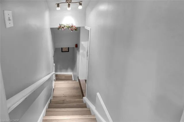 Additional image 28 of 27 Paradise Rd