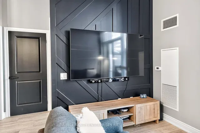 Additional image 11 of 1050 Main St Unit 114