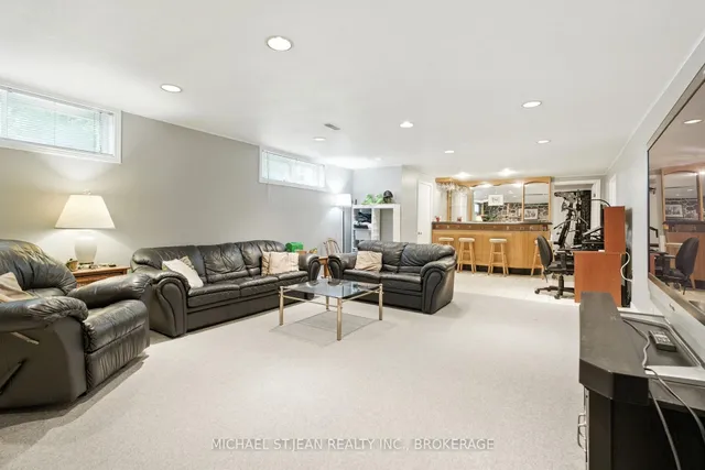 Additional image 32 of 20 Woodside Dr