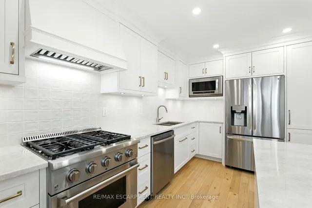 Additional image 15 of 5090 FAIRVIEW St Unit 48