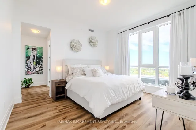 Additional image 25 of 2007 James St Unit 2102