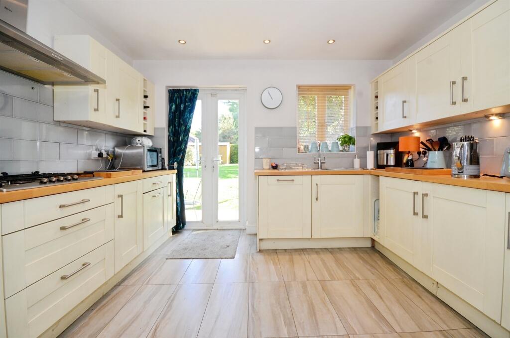 Additional image 10 of Redhall End, Colney Heath, St. Albans