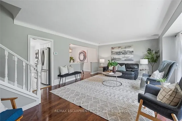 Additional image 15 of 641 HOLT Dr