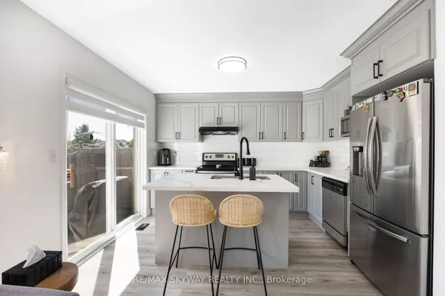 Additional image 18 of 1570 Cartwright Cres