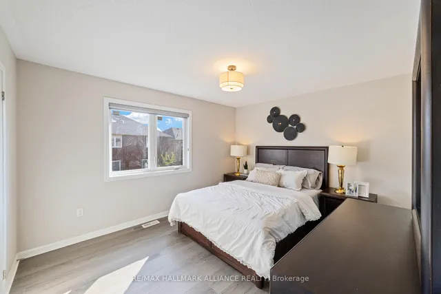 Additional image 21 of 402 Schreyer Cres