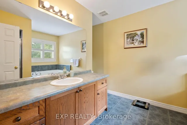 Additional image 21 of 130 Robert St Unit 22