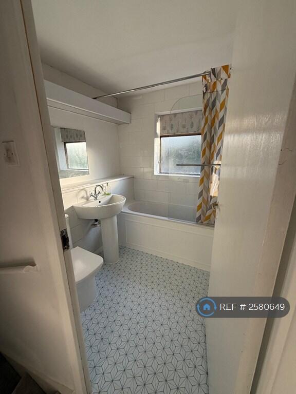 Additional image 16 of Bull Stag Green, Hatfield, AL9