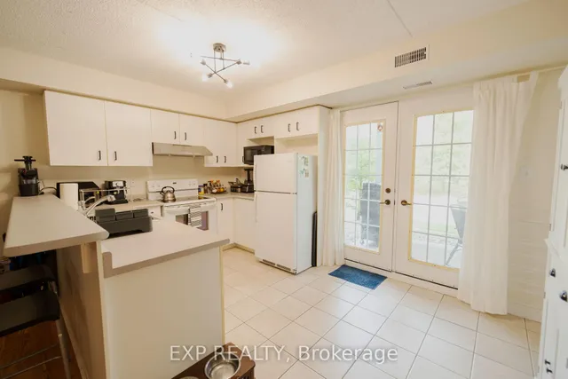 Additional image 9 of 2010 CLEAVER Ave Unit 124