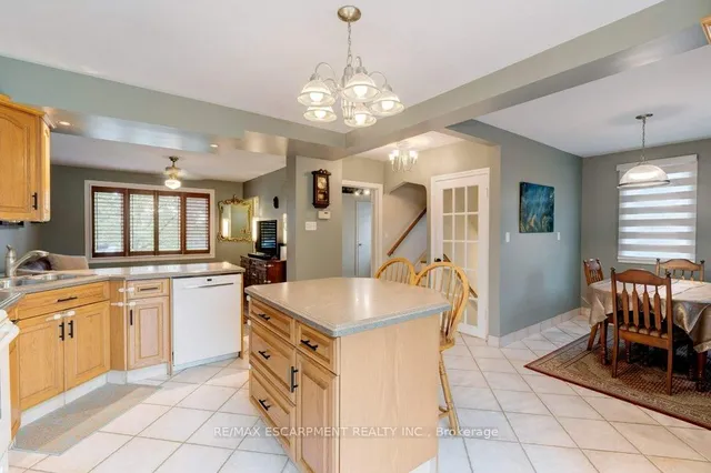 Additional image 8 of 275 Montrose Ave