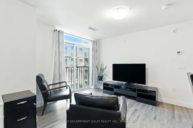 Additional image 7 of 1 Redfern Ave Unit 304