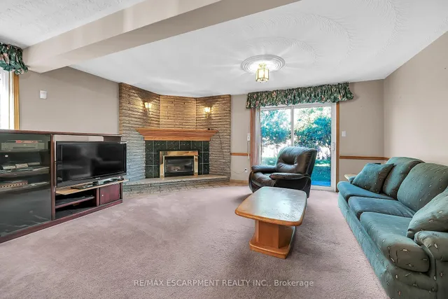 Additional image 30 of 65 Ellington Ave