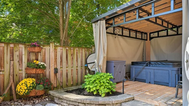 Additional image 36 of 47 Livingstone Dr