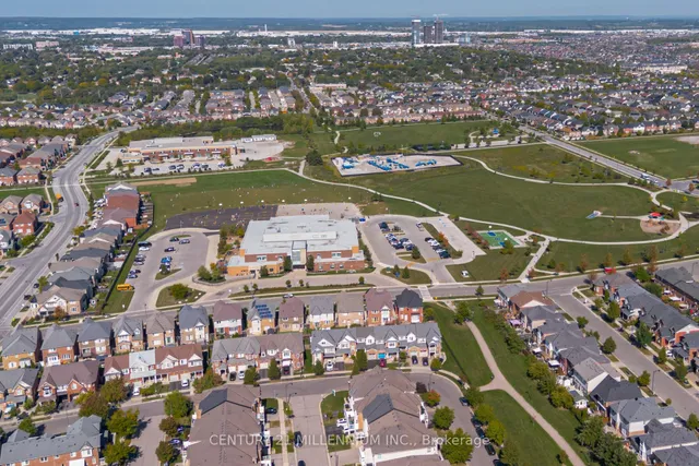 Additional image 44 of 914 Ambroise Cres